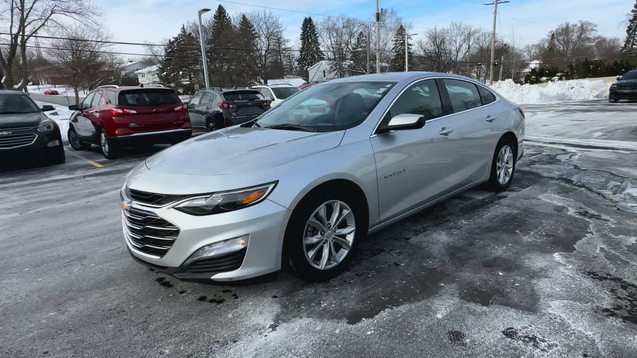 Thumbnail: 2020 Chevrolet Malibu - 4