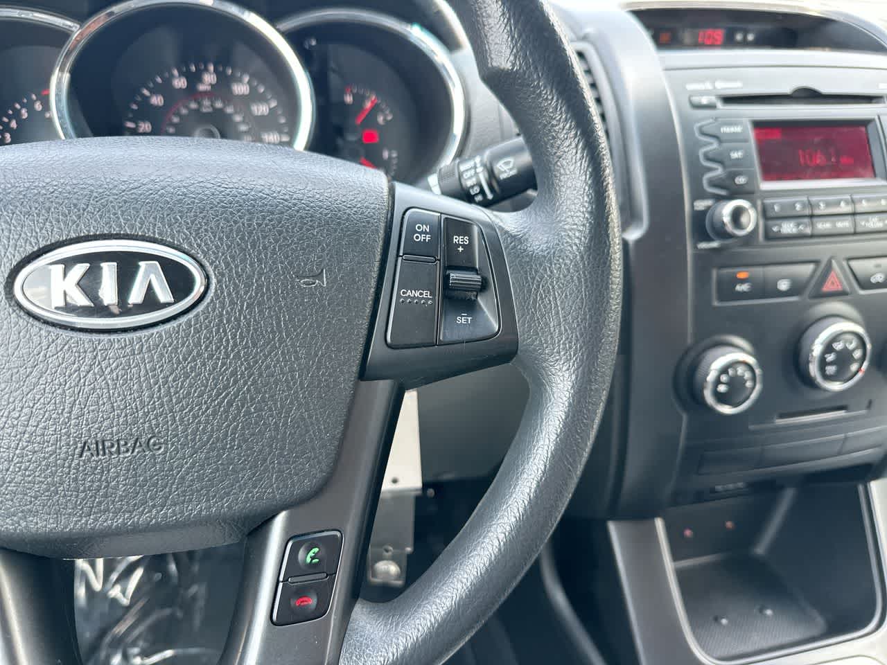 Thumbnail: 2011 Kia Sorento - 29