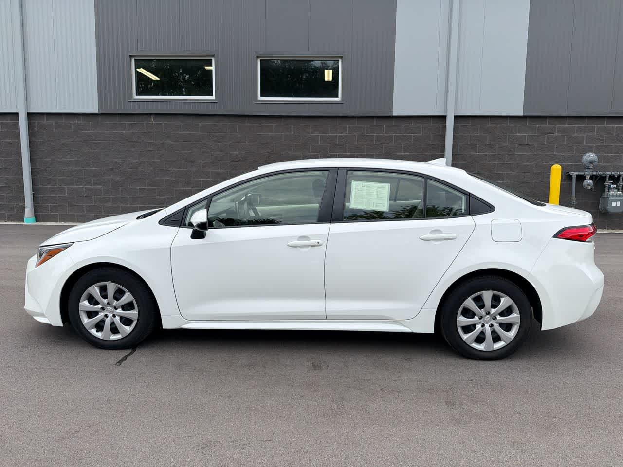 2021 Toyota Corolla LE - Photo 10