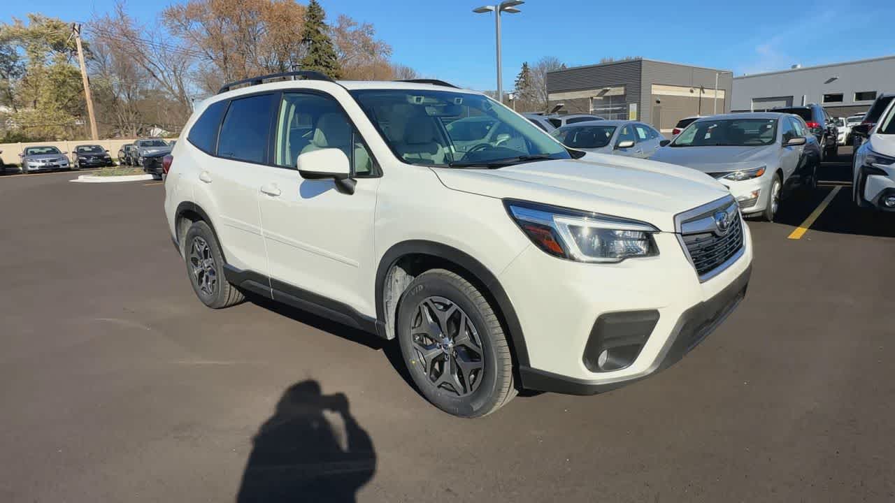 2021 Subaru Forester Premium photo 2
