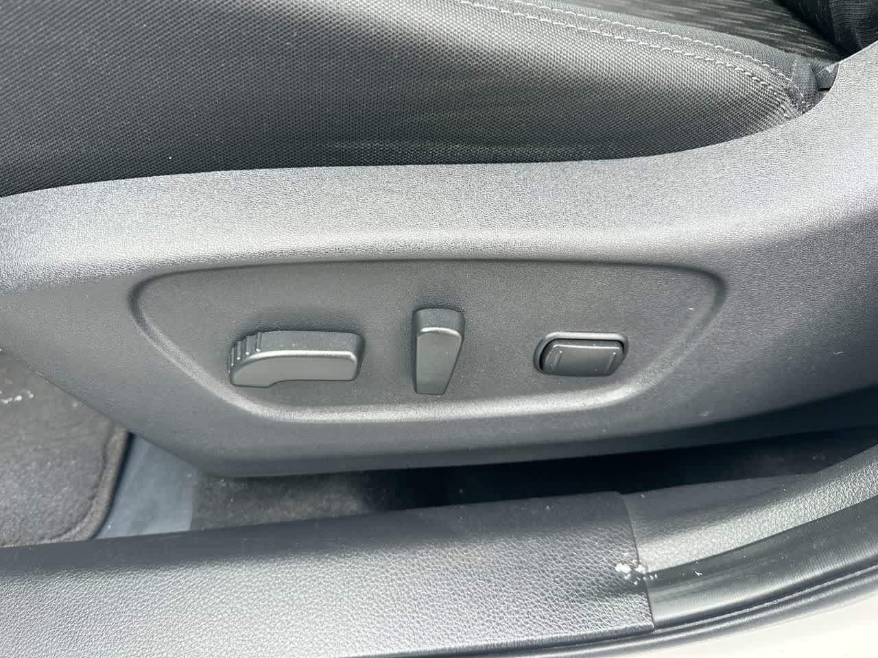 Thumbnail: 2018 Nissan Rogue - 22