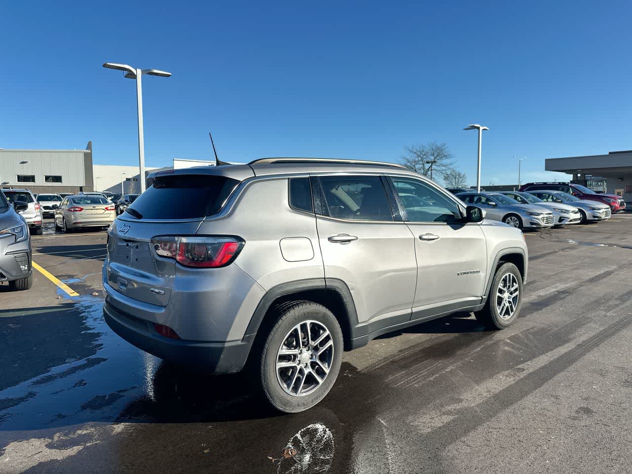 Thumbnail: 2018 Jeep Compass - 13