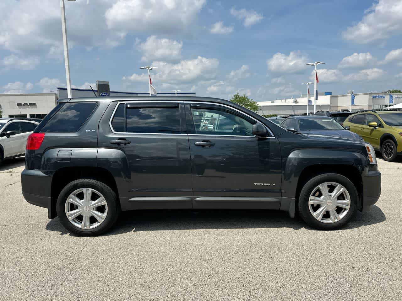 Thumbnail: 2017 GMC Terrain - 14