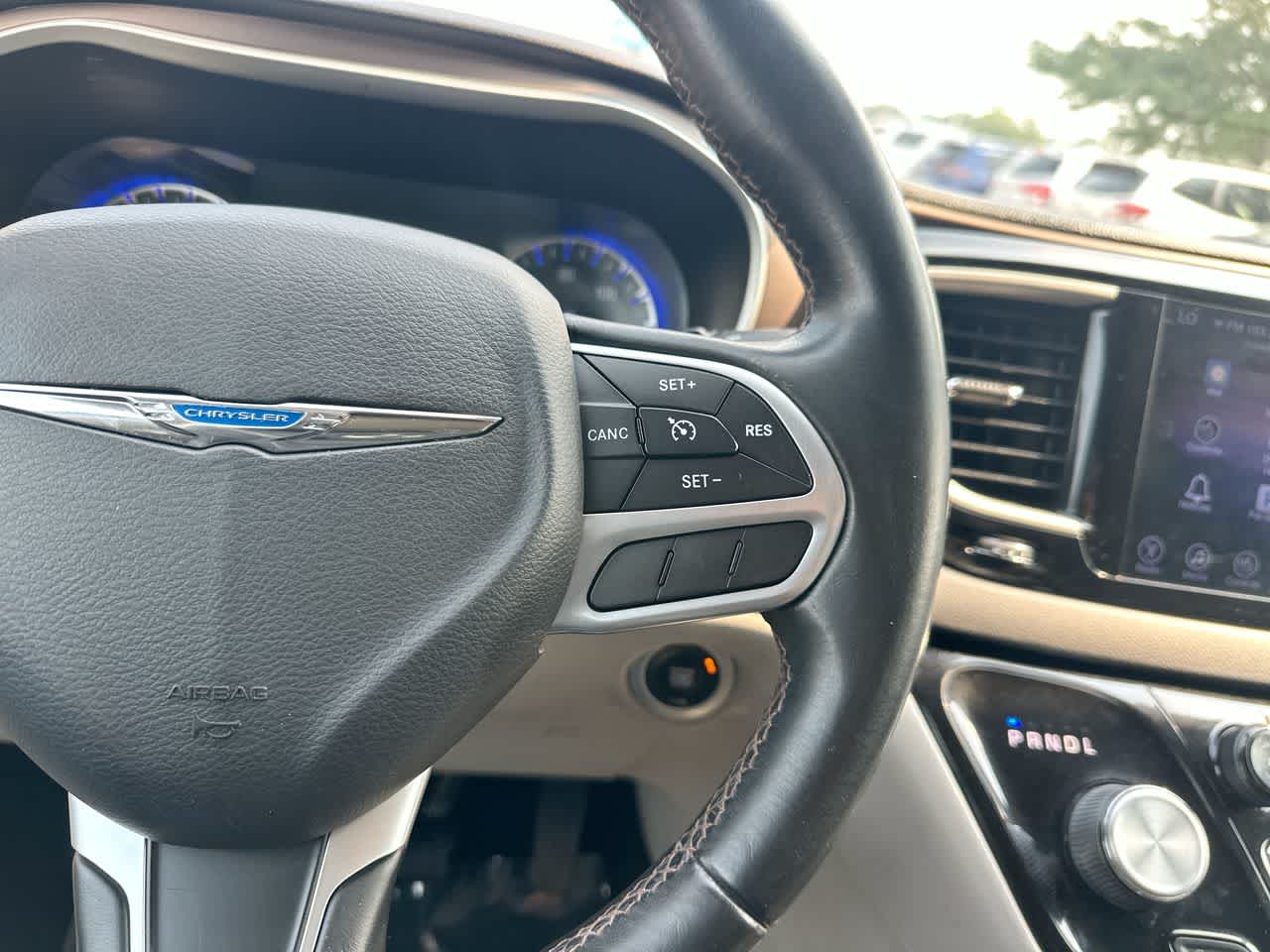 Thumbnail: 2017 Chrysler Pacifica - 30