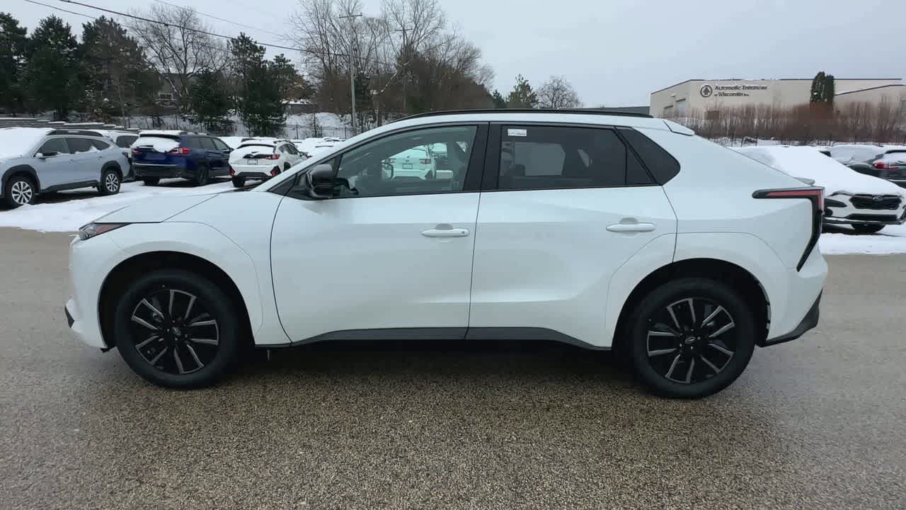 Thumbnail: 2026 Subaru Solterra - 5