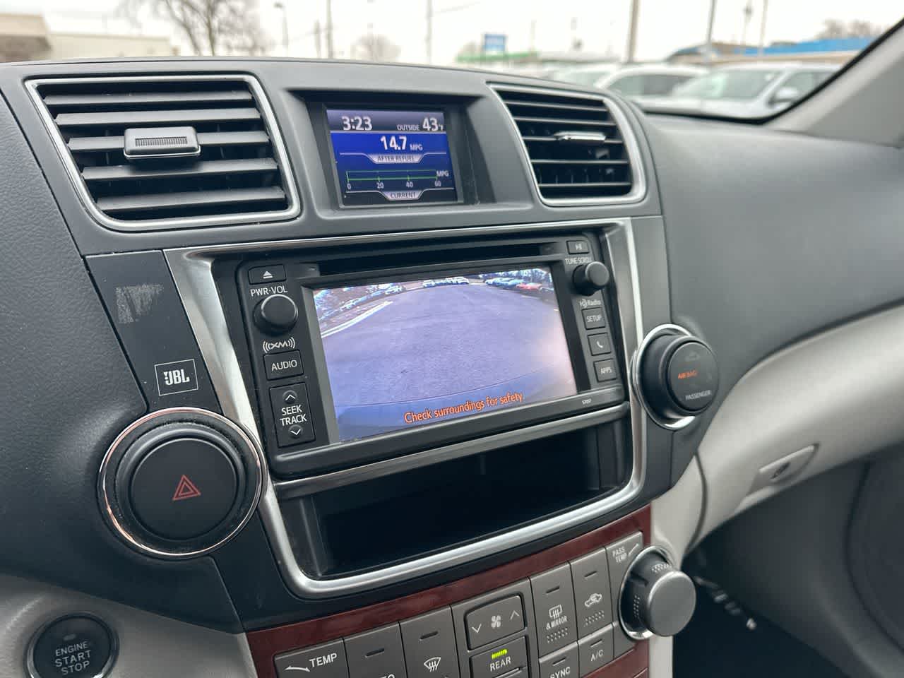 Thumbnail: 2013 Toyota Highlander - 32