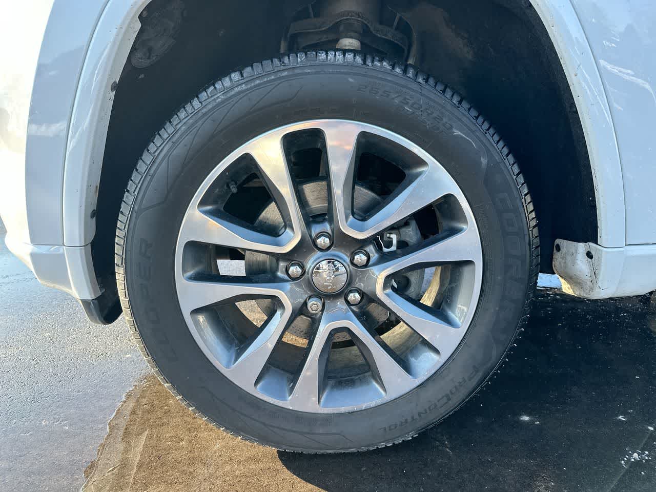 Thumbnail: 2017 Jeep Grand Cherokee - 20