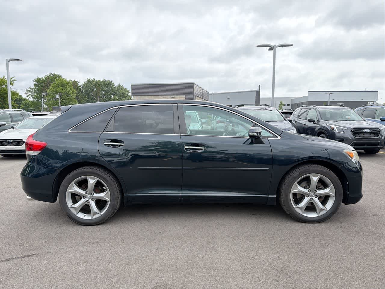 Thumbnail: 2014 Toyota Venza - 14