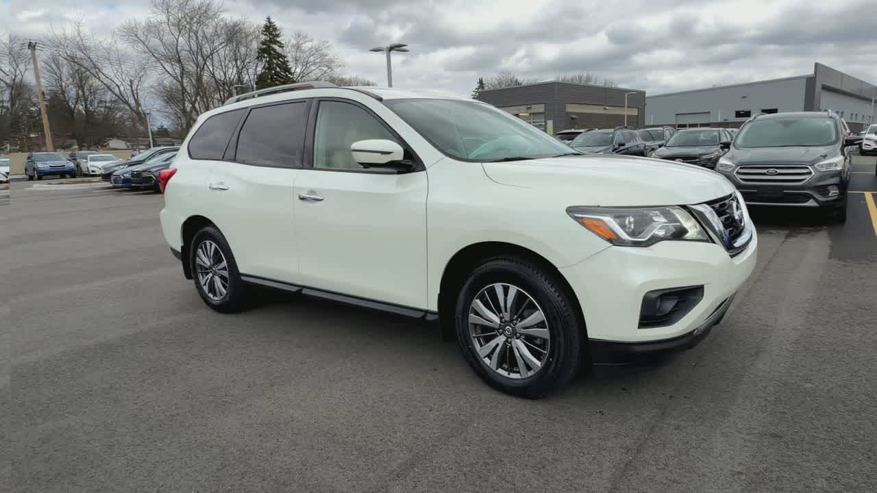 Thumbnail: 2018 Nissan Pathfinder - 2