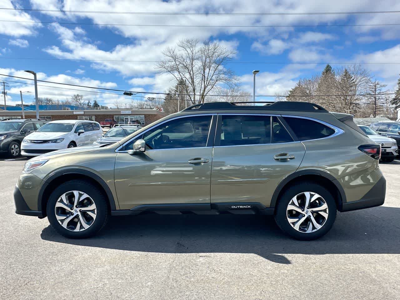 Thumbnail: 2022 Subaru Outback - 10