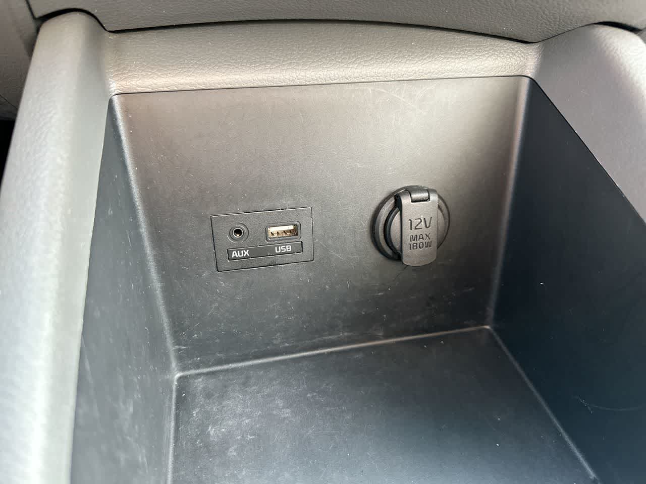 Thumbnail: 2017 Kia Forte - 31