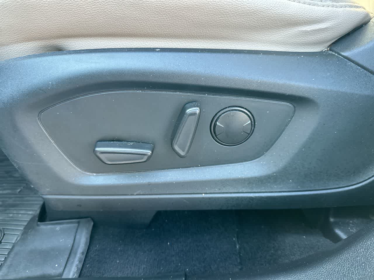 Thumbnail: 2021 Ford Explorer - 22