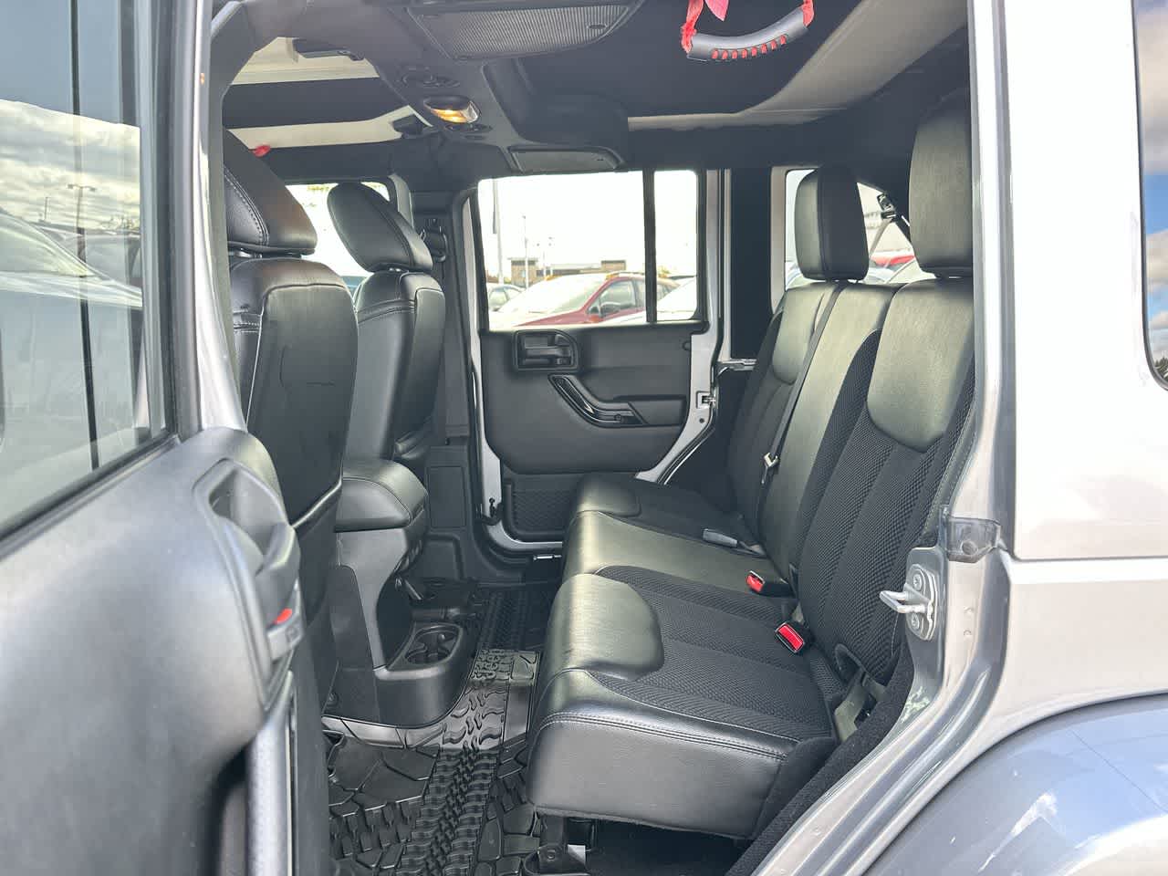 Thumbnail: 2017 Jeep Wrangler - 24