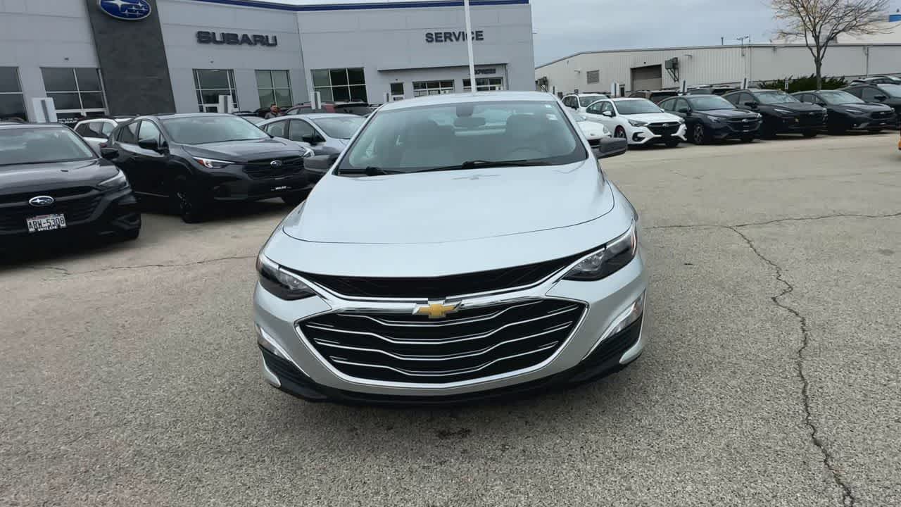 2020 Chevrolet Malibu LS photo 2