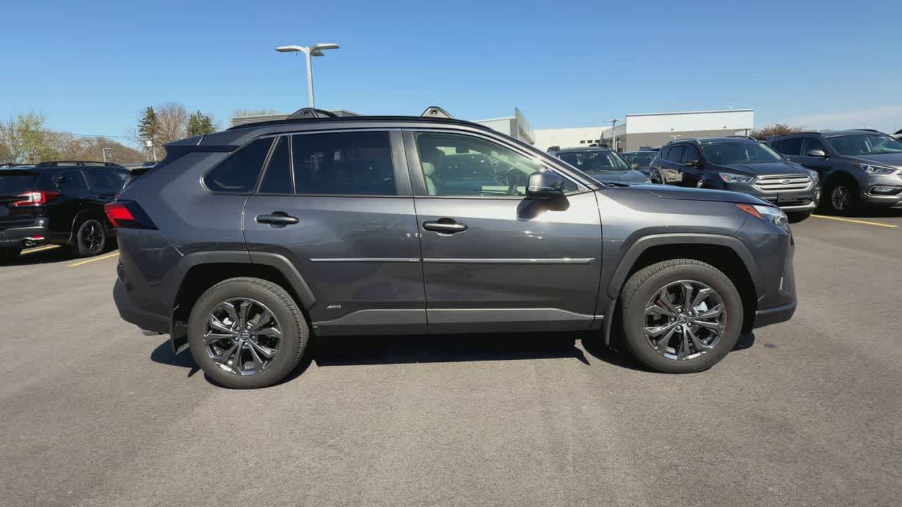 Thumbnail: 2025 Toyota RAV4 - 9