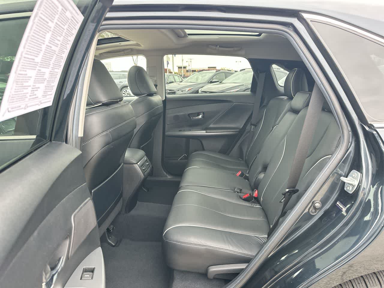 Thumbnail: 2015 Toyota Venza - 25