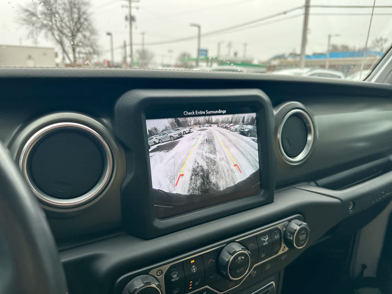 Thumbnail: 2018 Jeep Wrangler - 24