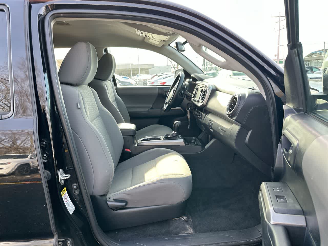 Thumbnail: 2016 Toyota Tacoma - 27