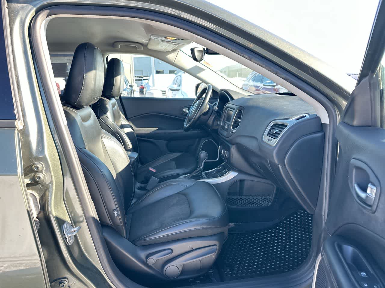 Thumbnail: 2018 Jeep Compass - 26