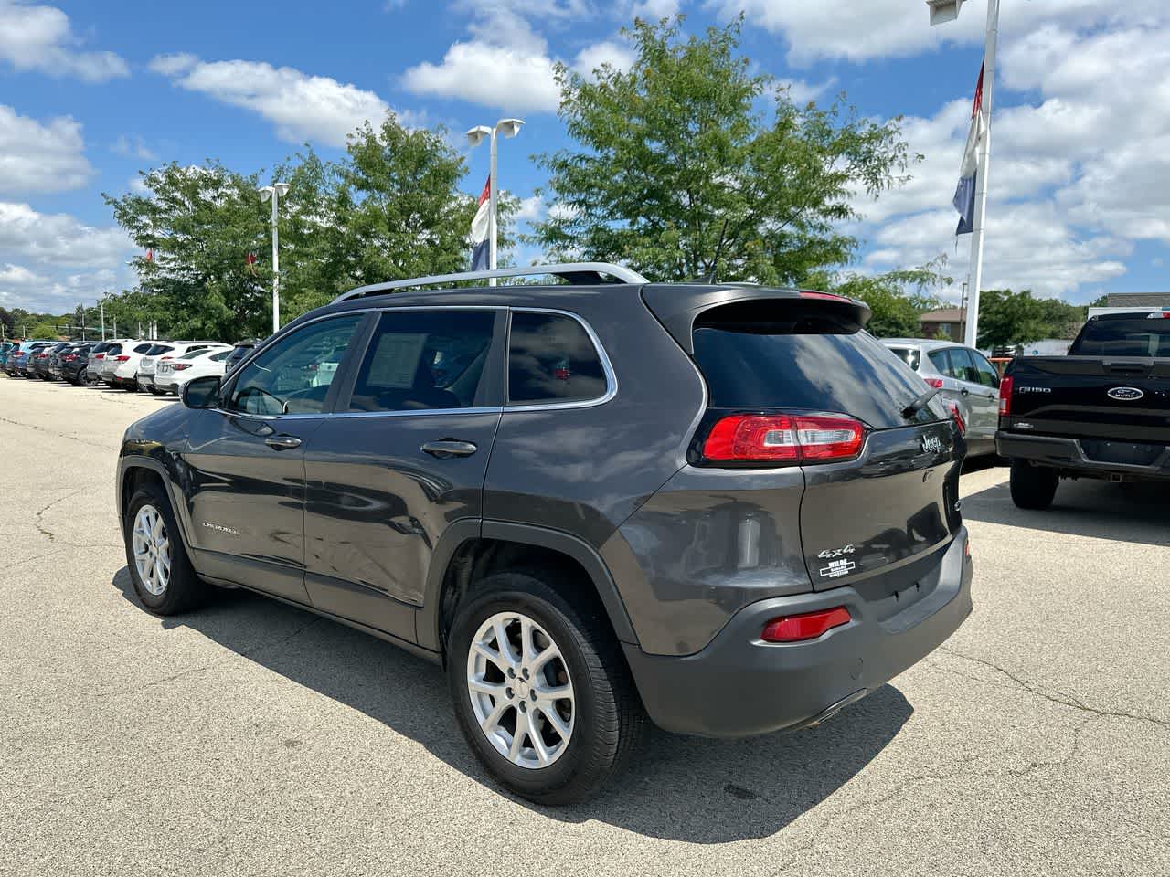 Thumbnail: 2017 Jeep Cherokee - 11