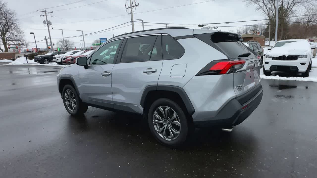 Thumbnail: 2022 Toyota RAV4 - 6