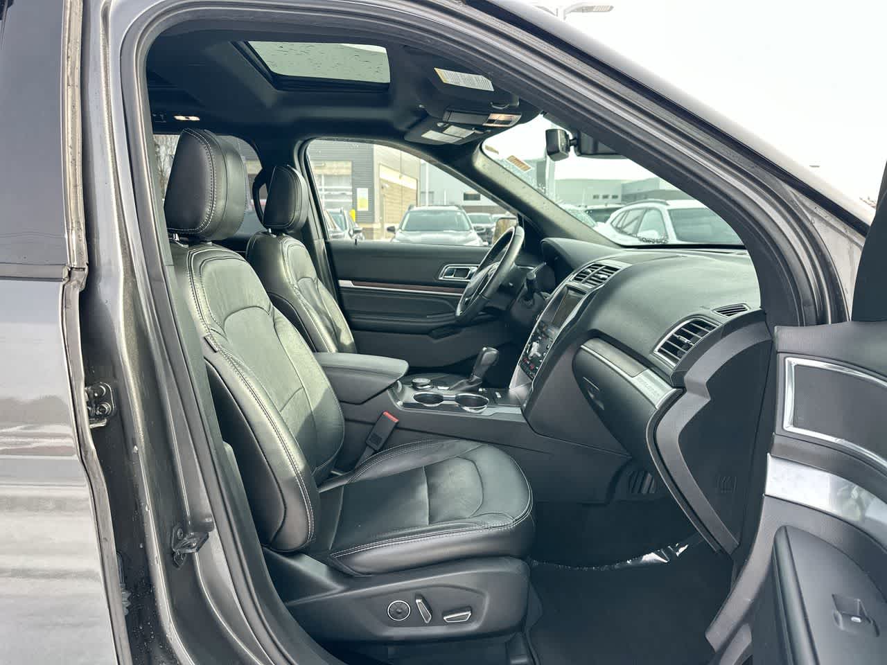 Thumbnail: 2018 Ford Explorer - 28