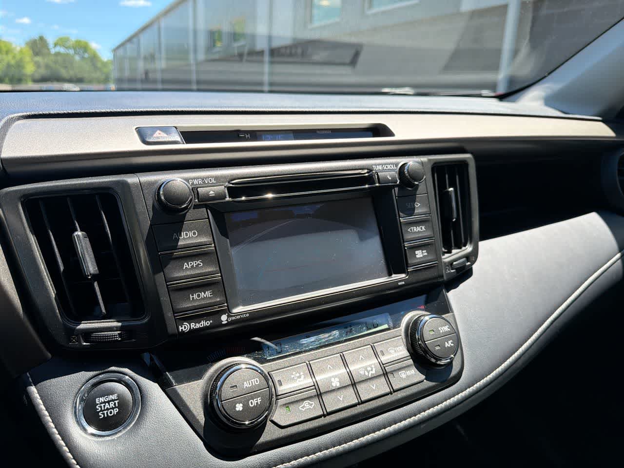 Thumbnail: 2015 Toyota RAV4 - 33