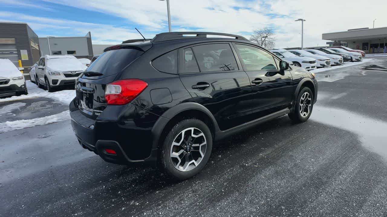 Thumbnail: 2017 Subaru Crosstrek - 8