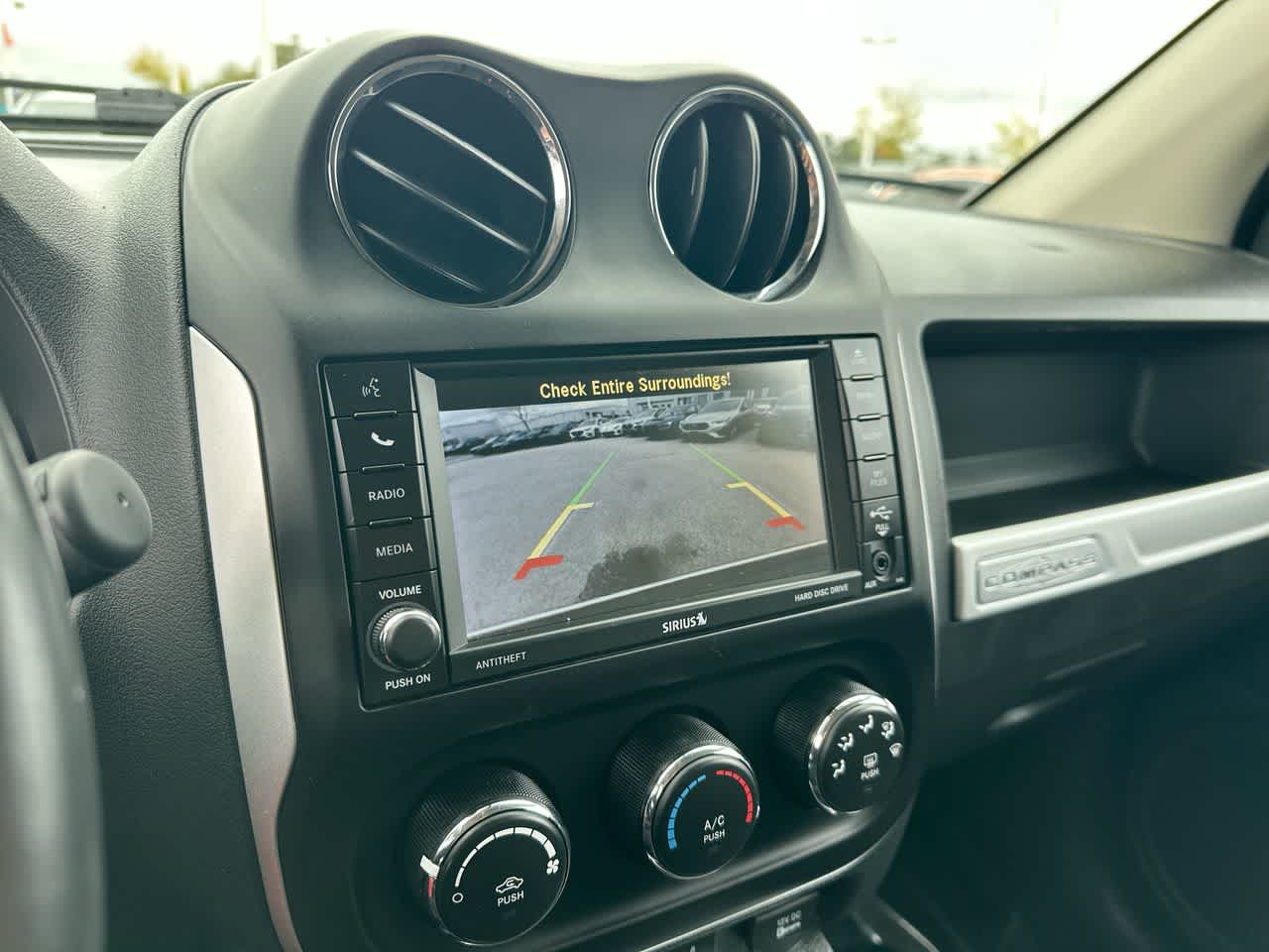 Thumbnail: 2017 Jeep Compass - 32