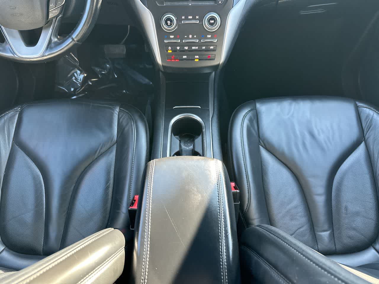 Thumbnail: 2017 Lincoln MKC - 30