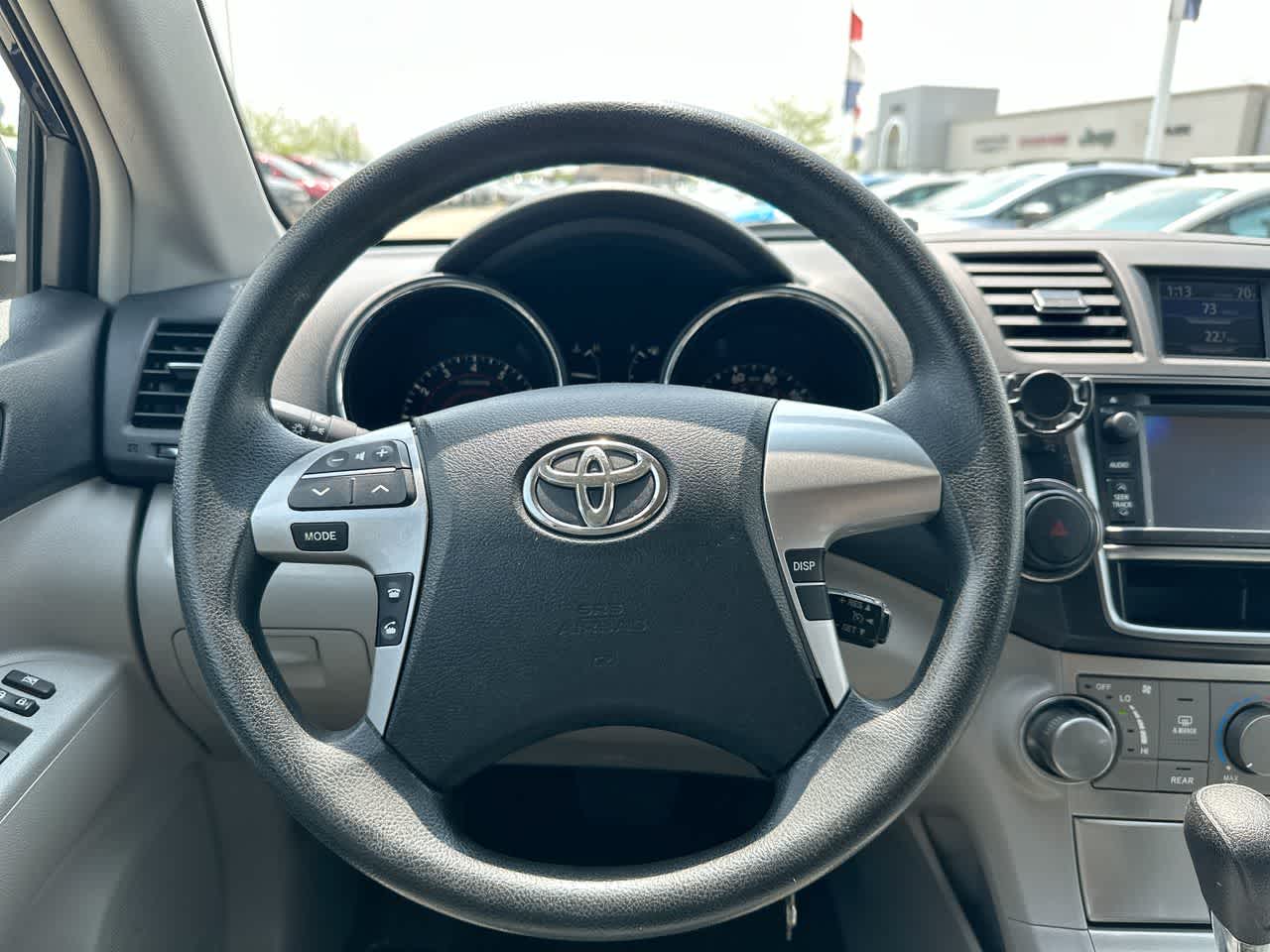Thumbnail: 2013 Toyota Highlander - 27