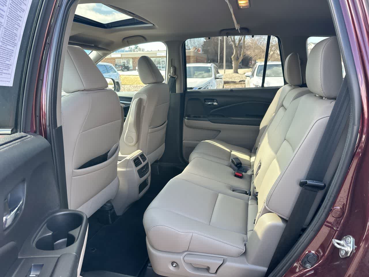 Thumbnail: 2019 Honda Pilot - 25