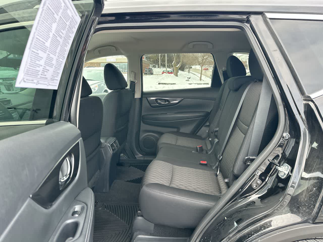 Thumbnail: 2017 Nissan Rogue - 24