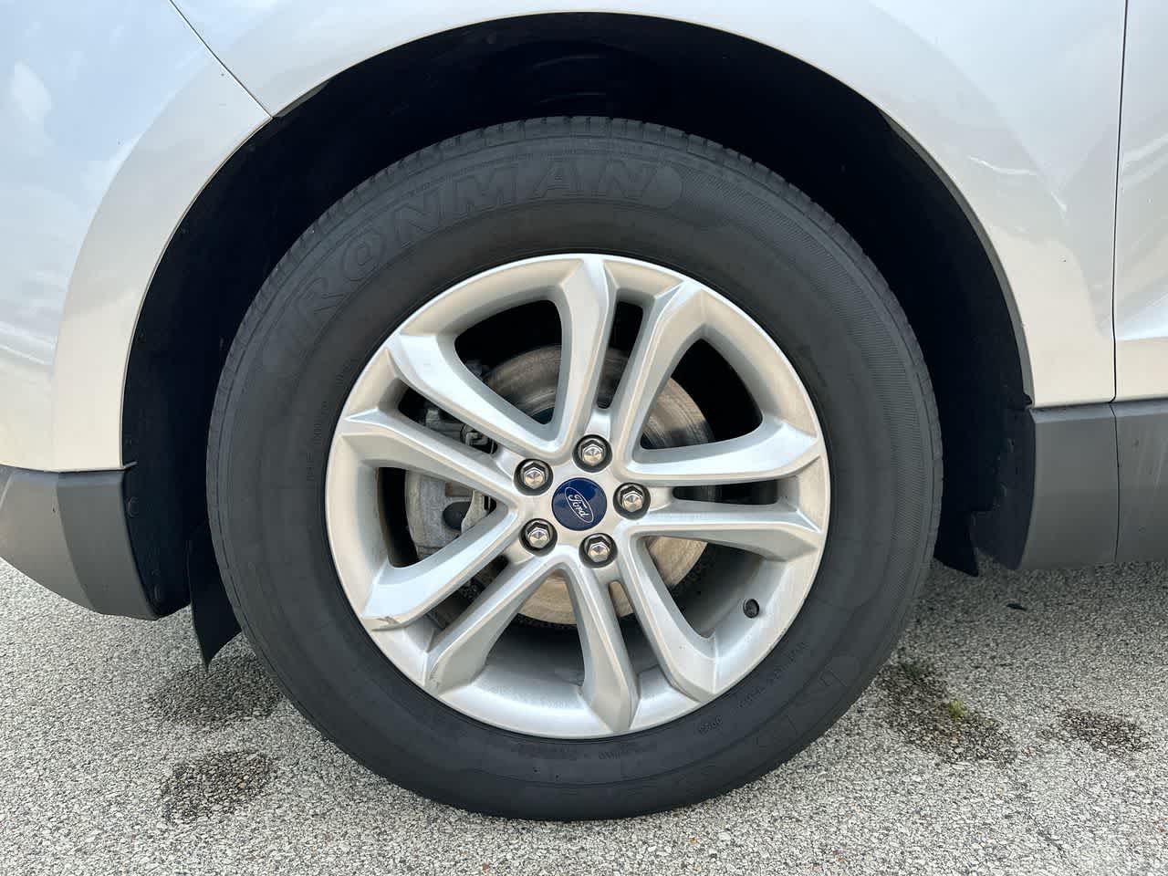 Thumbnail: 2019 Ford Edge - 19