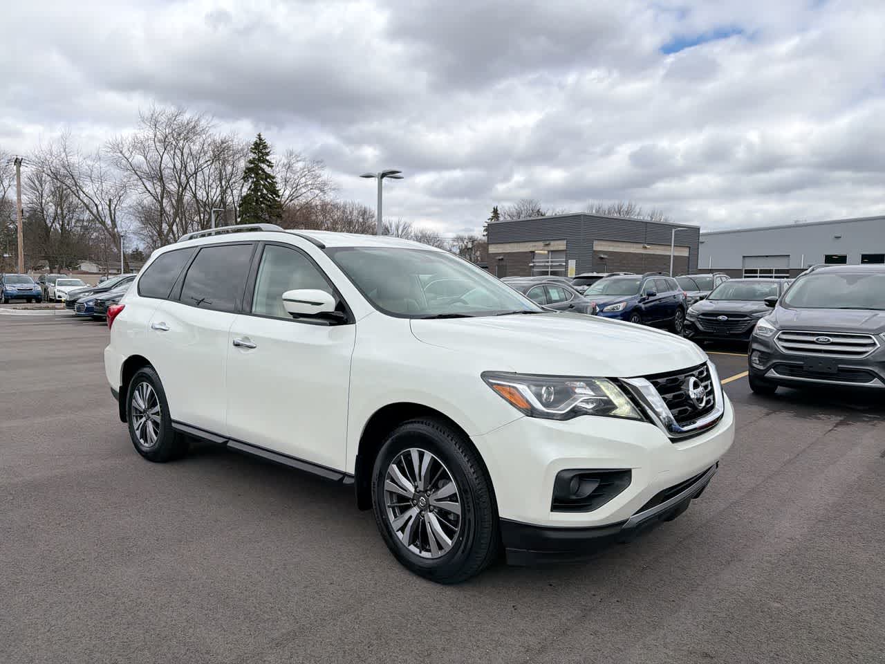 Thumbnail: 2018 Nissan Pathfinder - 15