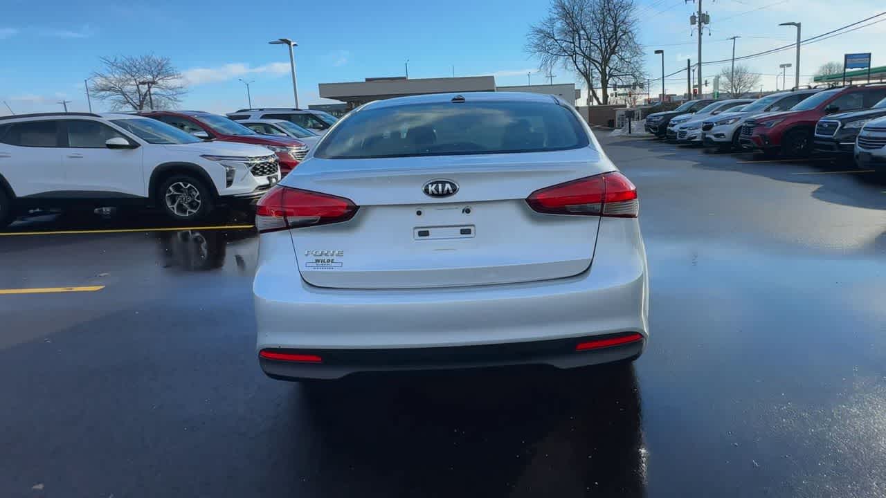 Thumbnail: 2017 Kia Forte - 7