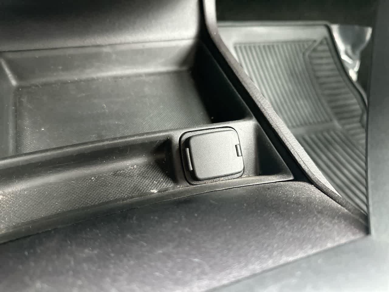 Thumbnail: 2016 Ford Fusion - 33