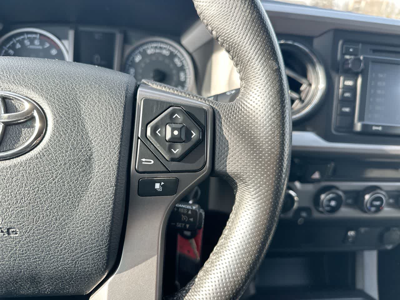 Thumbnail: 2016 Toyota Tacoma - 30