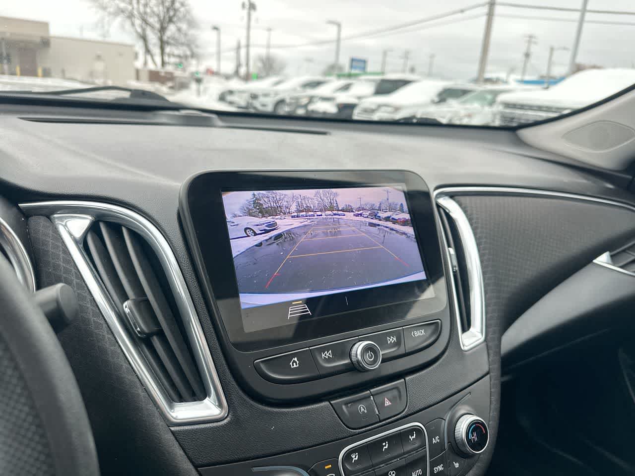 Thumbnail: 2020 Chevrolet Malibu - 32