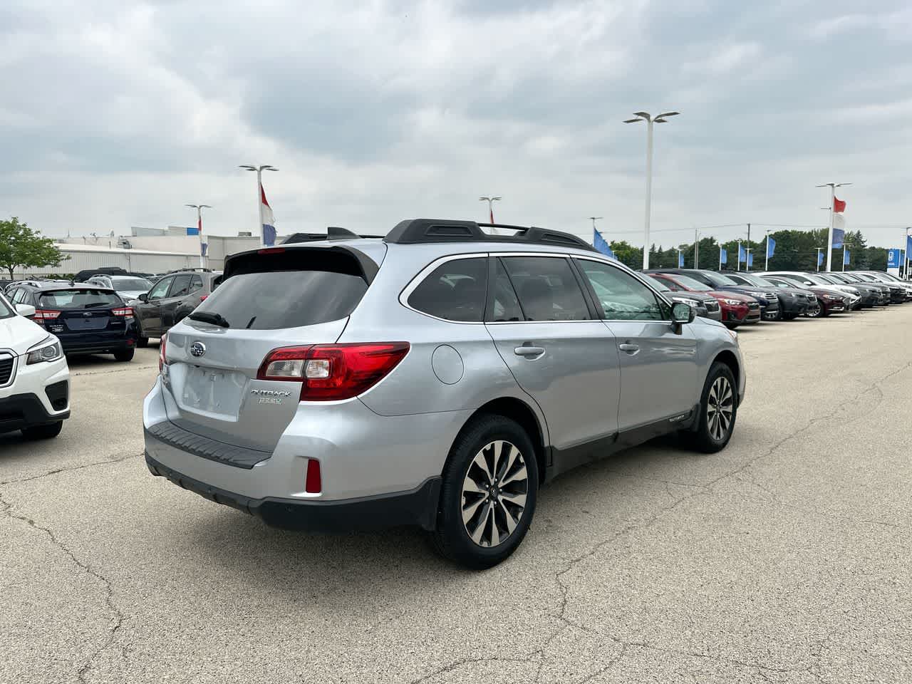 2017 Subaru Outback Limited 13