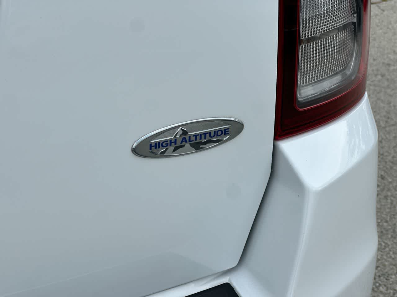 Thumbnail: 2016 Jeep Compass - 18