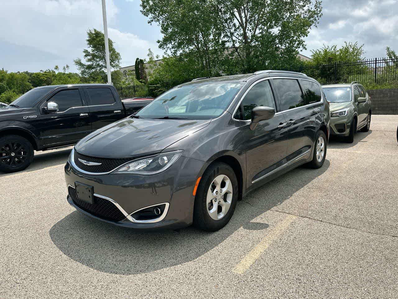 2017 Chrysler Pacifica  2