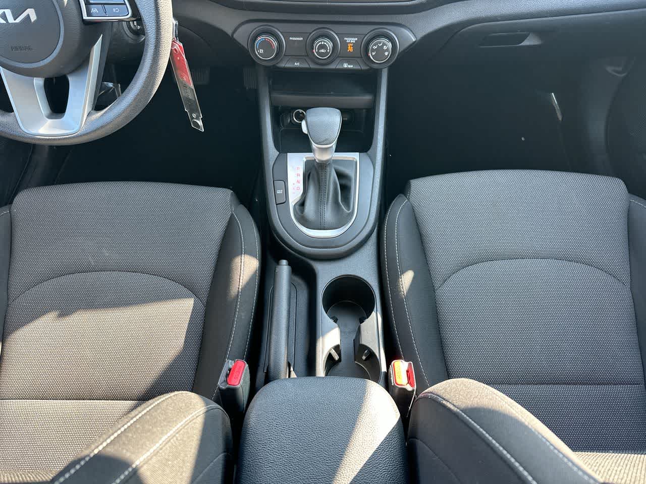 Thumbnail: 2022 Kia Forte - 30