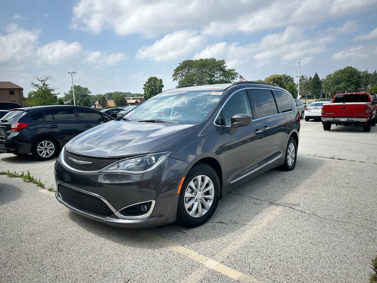 Thumbnail: 2017 Chrysler Pacifica - 8