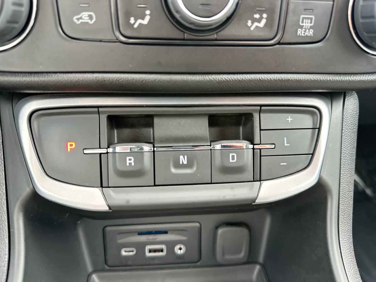 Thumbnail: 2022 GMC Terrain - 33