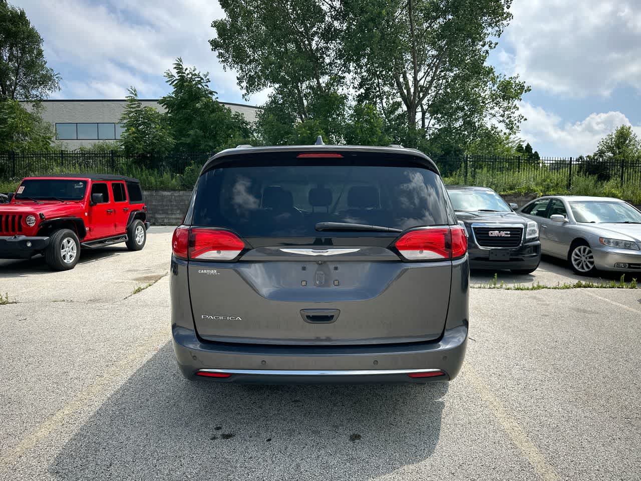 Thumbnail: 2017 Chrysler Pacifica - 19