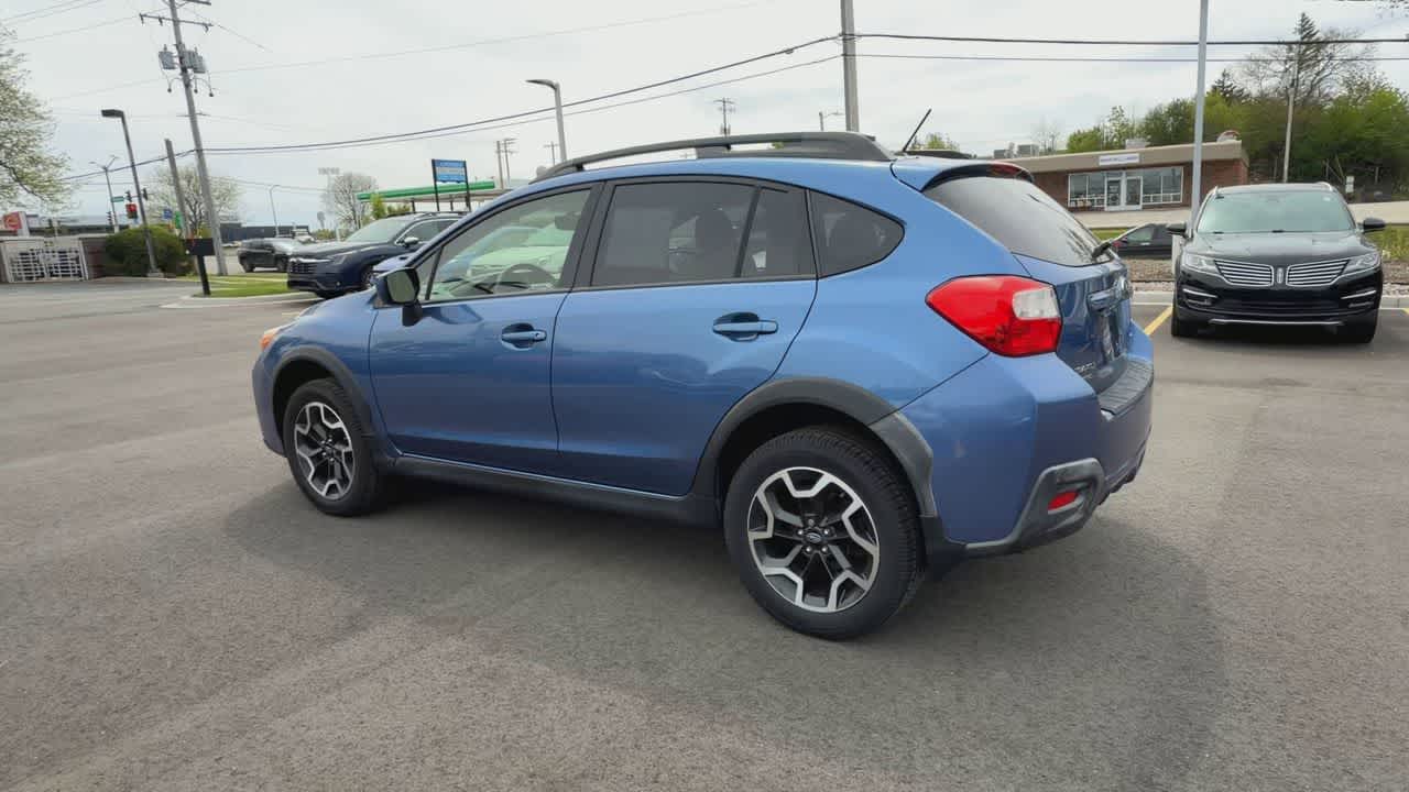 Thumbnail: 2017 Subaru Crosstrek - 6