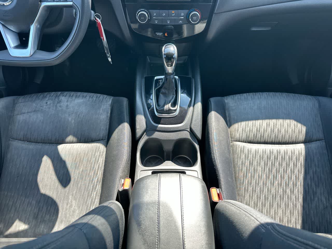 Thumbnail: 2017 Nissan Rogue - 30