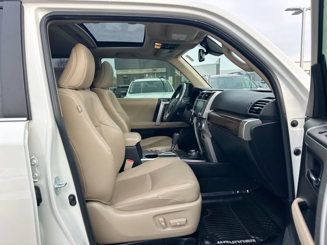 Thumbnail: 2020 Toyota 4Runner - 26