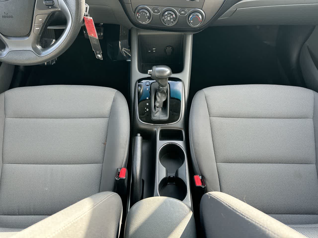 Thumbnail: 2017 Kia Forte - 30